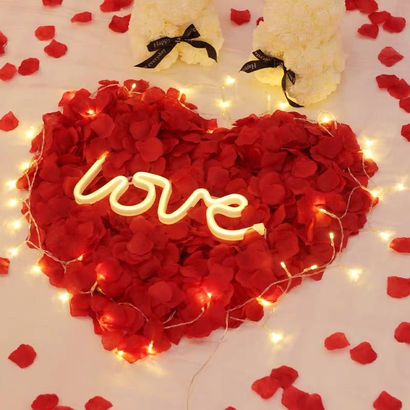 仿真玫瑰love花瓣浪漫求婚表白结婚房床装饰气球制造浪漫惊喜布置