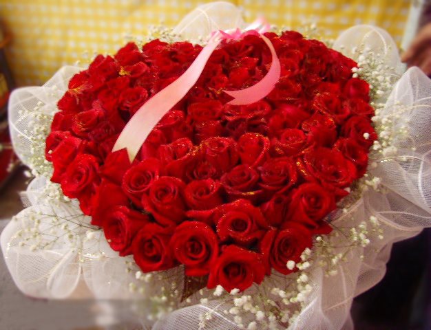 适配99朵心形红玫瑰 上海鲜花速递嘉定浦东新区金山松江青浦花店