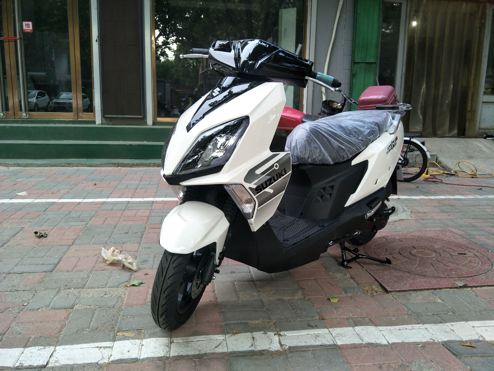 全新正品铃木国四电喷uy125t踏板车摩托车新款踏板 可上牌