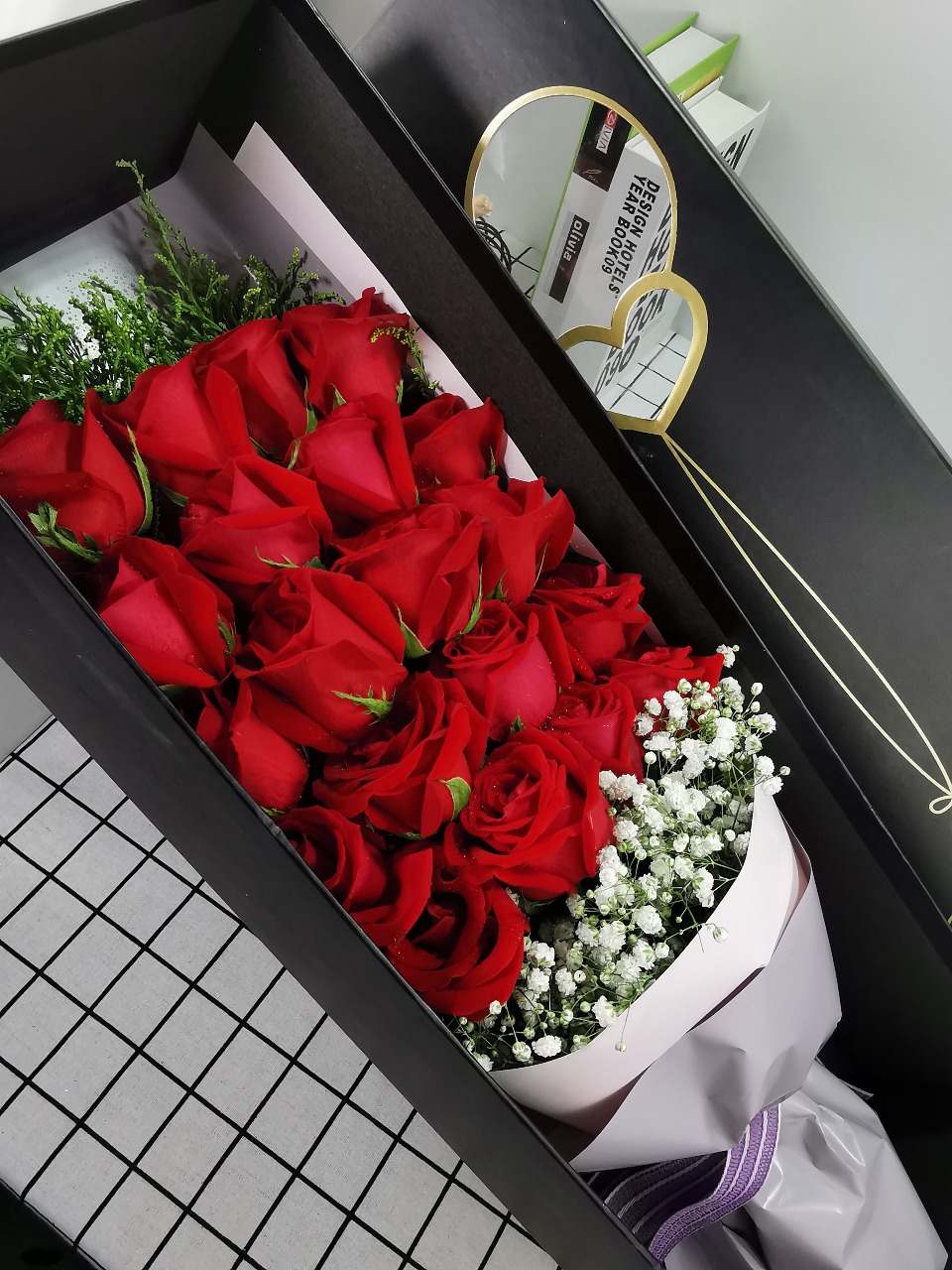 鲜花情人节礼品花束红玫瑰送女友包邮到家礼物真花精美包装礼盒