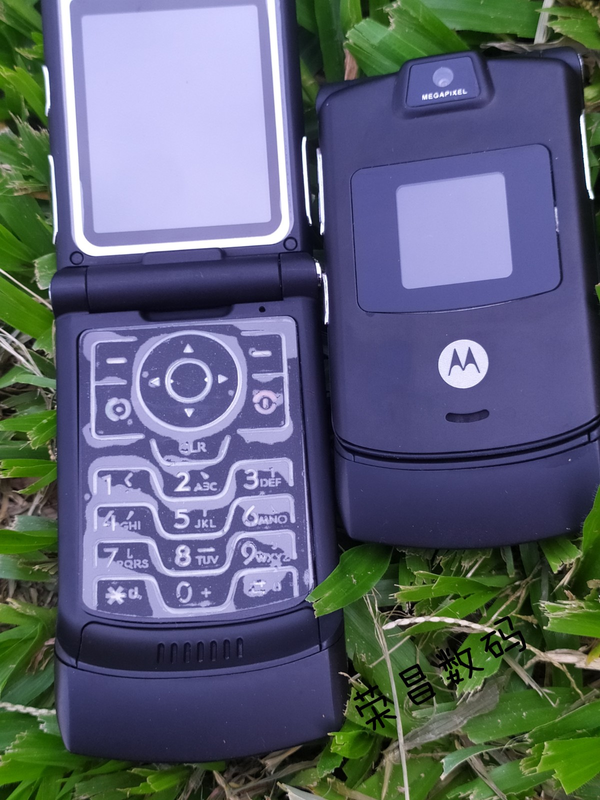 motorola/摩托罗拉 v3翻盖手机金属超薄老款经典怀旧手机老人手机