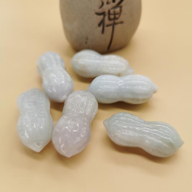 天然缅甸翡翠花生吊坠生意兴隆四会厂家直批玉石挂件a货吊坠地摊