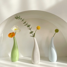 Скандинавская керамическая ваза с сухими цветами