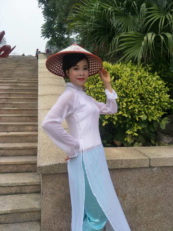 共182 件越南民族服装奥黛相关商品