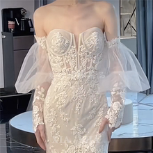 Свадебное платье рукава кружевные перчатки твердое платье