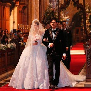 出租租赁 周昆杰凌同款新娘结婚露背桃心长袖蕾丝大拖尾婚纱礼服婚纱