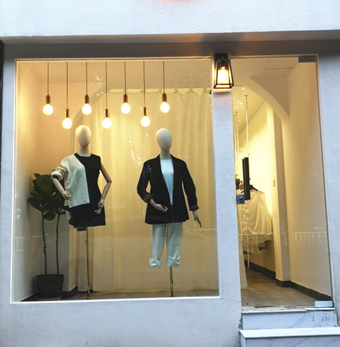 女装服装店铺吧台橱窗吊灯金色玻璃北欧飘窗网红单头小吊灯具