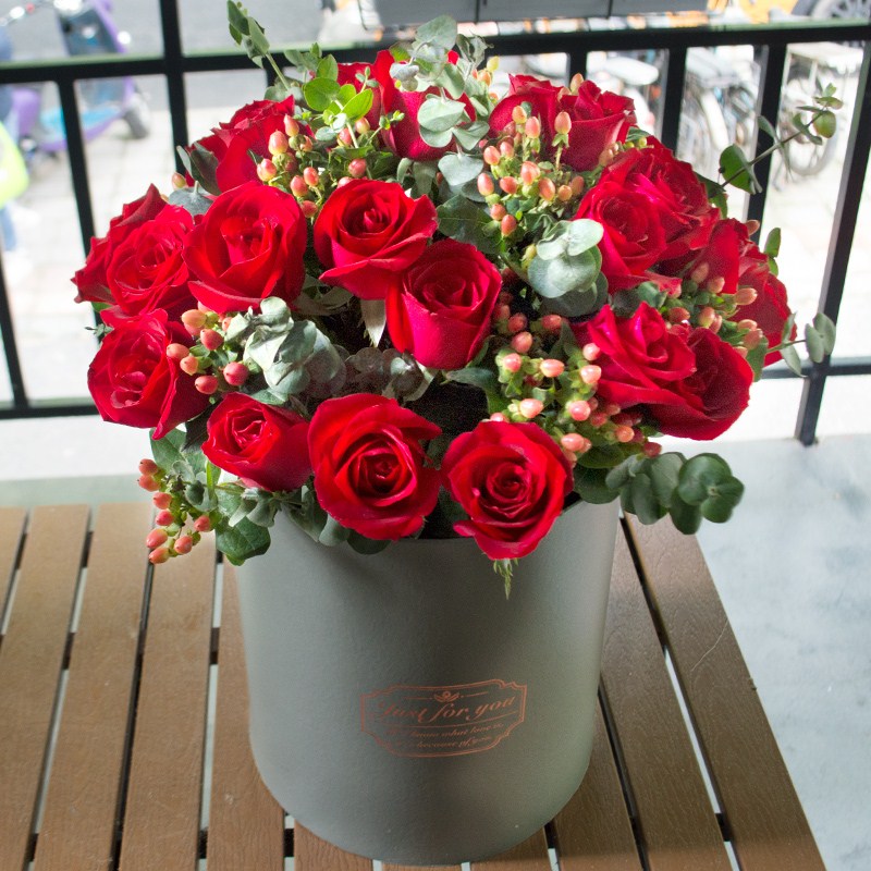 适配北京鲜花速递同城红玫瑰绣球花束抱抱桶杭州广州上海生日送花